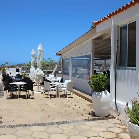 апартамент с 1-спальней в *