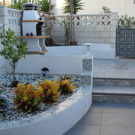 апартамент с 1-спальней в *